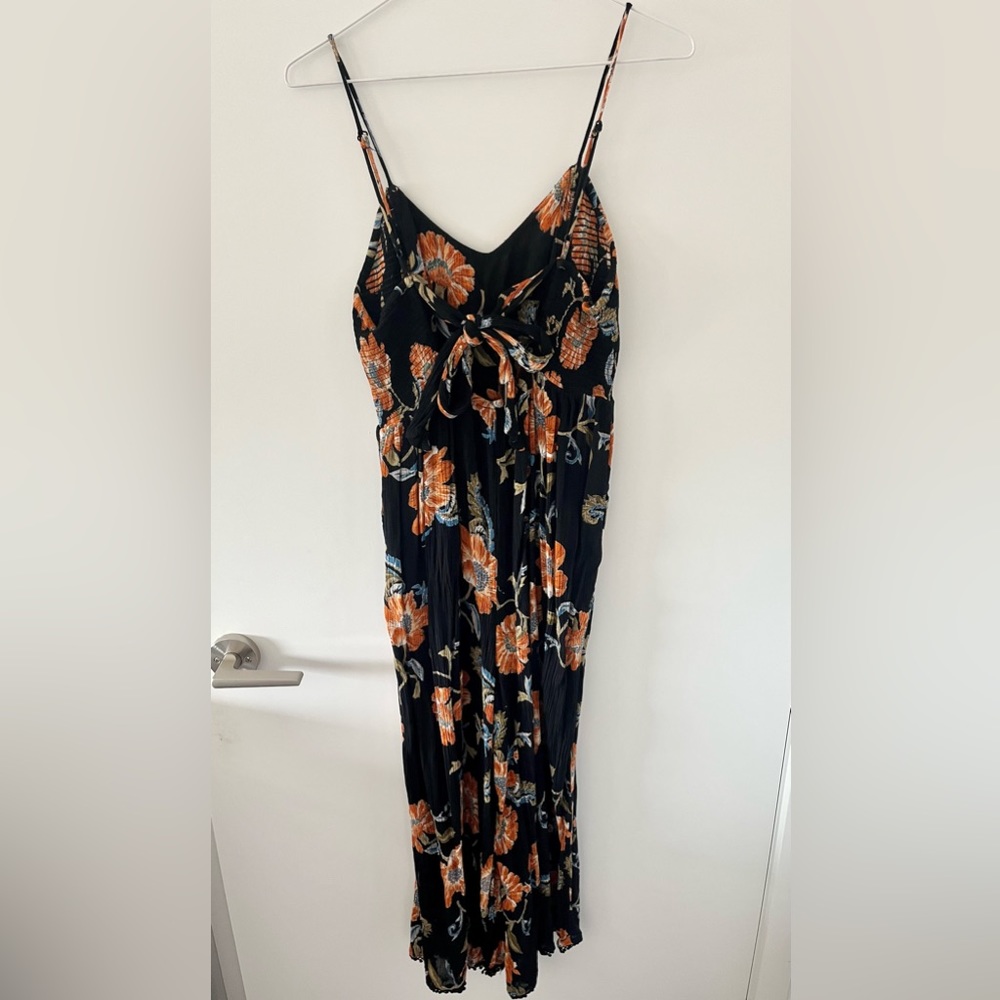 🌼🖤Black & Floral Jumpsuit (S)